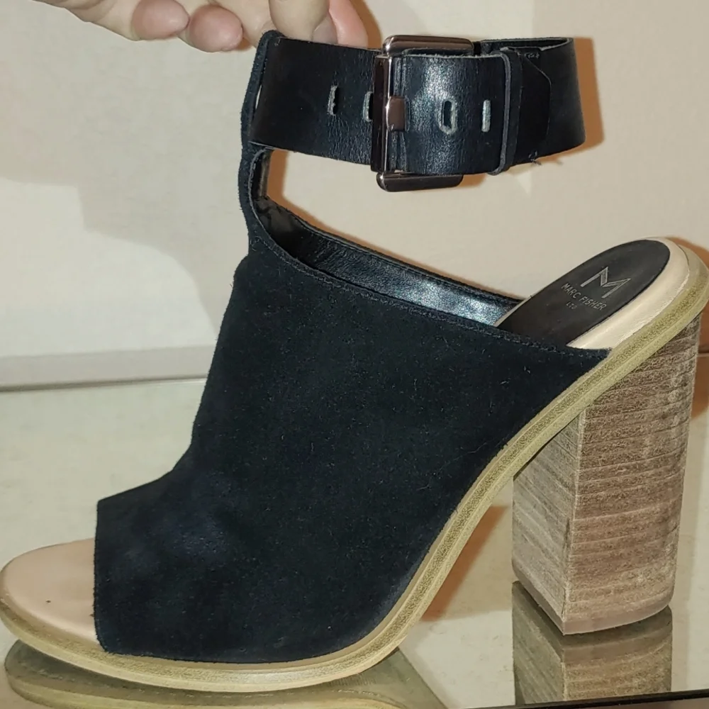 Black Women's Open-Toe Sandals - Picture 4 of 9